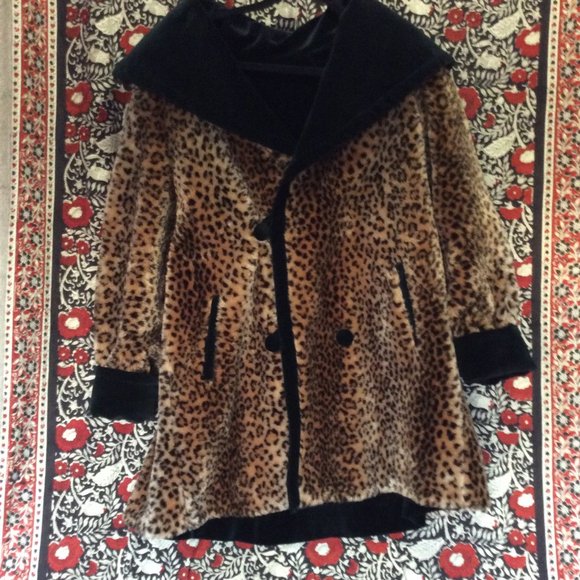 Reversible Faux Fur Leopard & Velvet Swing Coat - Picture 3 of 10